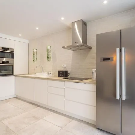 Modern 3 Bedroom Duplex Adeje Center Wifi בית נופש אדחה
