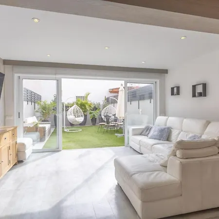 Modern 3 Bedroom Duplex Adeje Center Wifi * אדחה