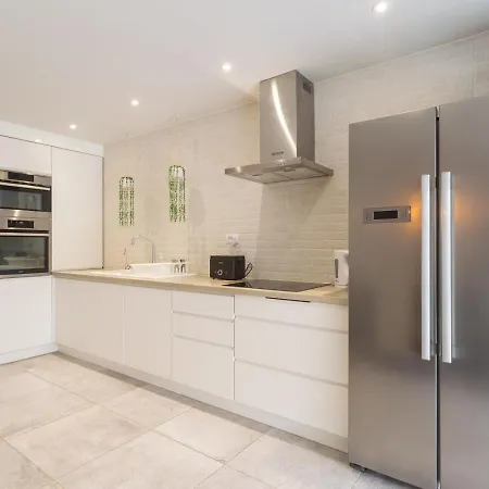 Modern 3 Bedroom Duplex Adeje Center Wifi * אדחה