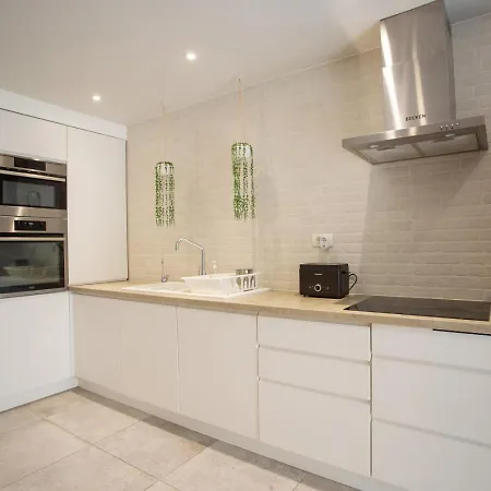 Modern 3 Bedroom Duplex Adeje Center Wifi بيت للعطل *