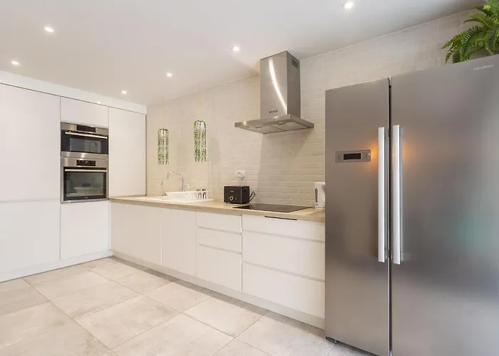 Modern 3 Bedroom Duplex Adeje Center Wifi Ferienhaus Costa Adeje (Tenerife)