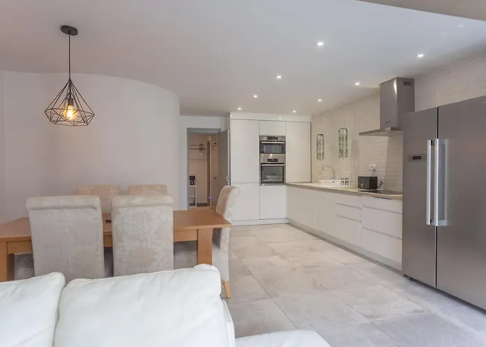 Ferienhaus Modern 3 Bedroom Duplex Adeje Center Wifi Costa Adeje (Tenerife)