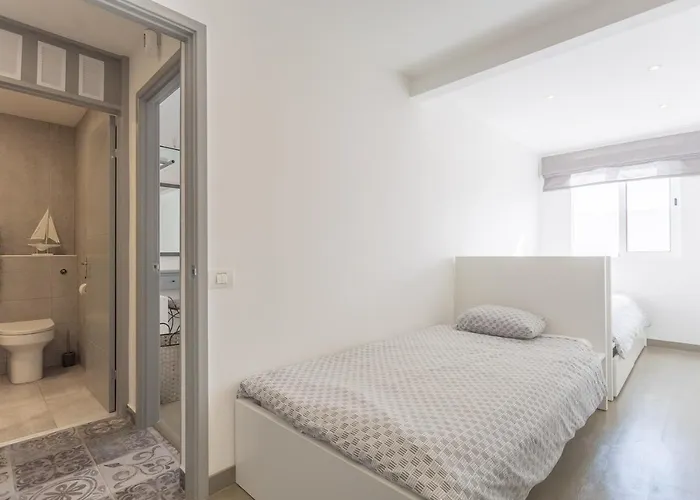 Modern 3 Bedroom Duplex Adeje Center Wifi Ferienhaus *