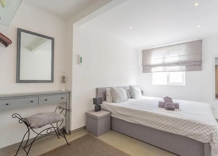 Ferienhaus Modern 3 Bedroom Duplex Adeje Center Wifi *